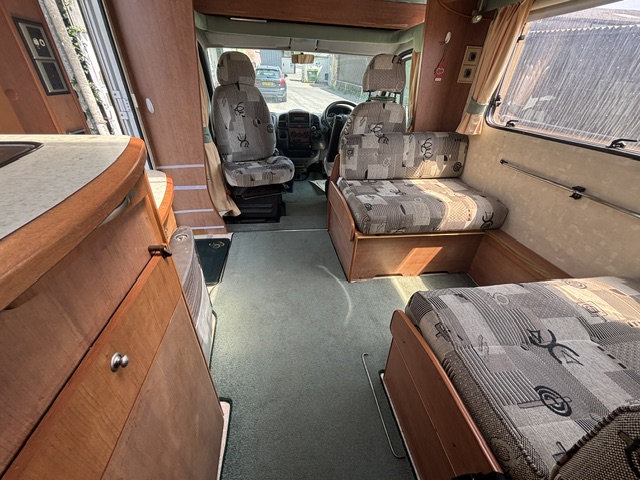 Bessacarr E445