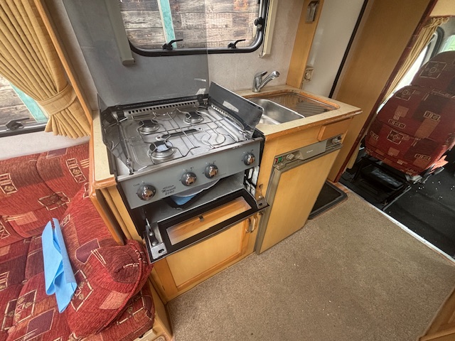 Elddis Autoquest 400