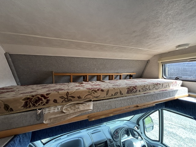 Elddis Sunseeker 400